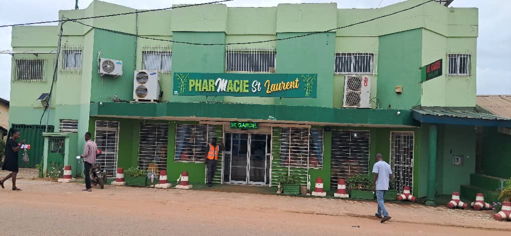 Équipe professionnelle de la Pharmacie Saint Laurent